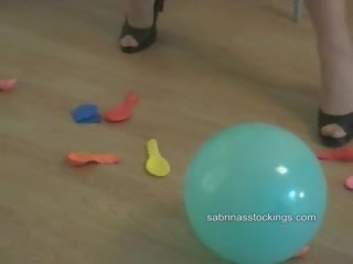 Upskirt výstřely jako tento looner fouká nahoru balóny